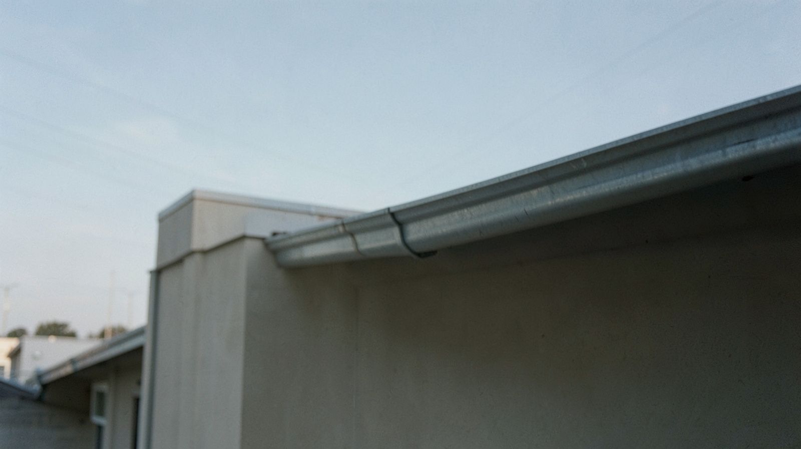 Commercial Gutter Cleaning in Noblesville, IN in Noblesville