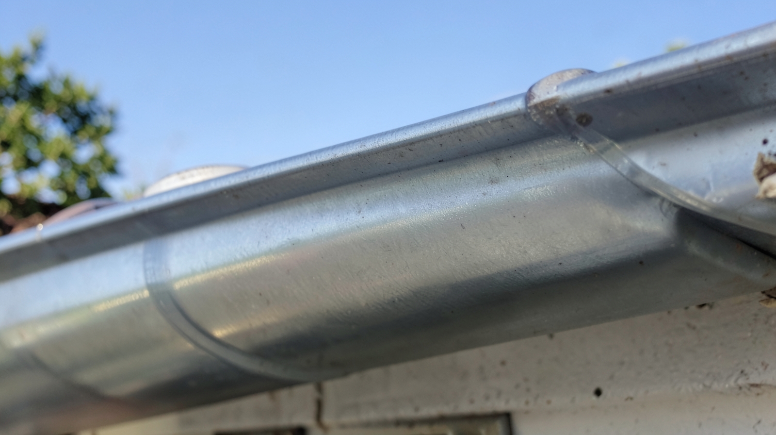 Gutter Cleaning in Puyallup, WA in Puyallup