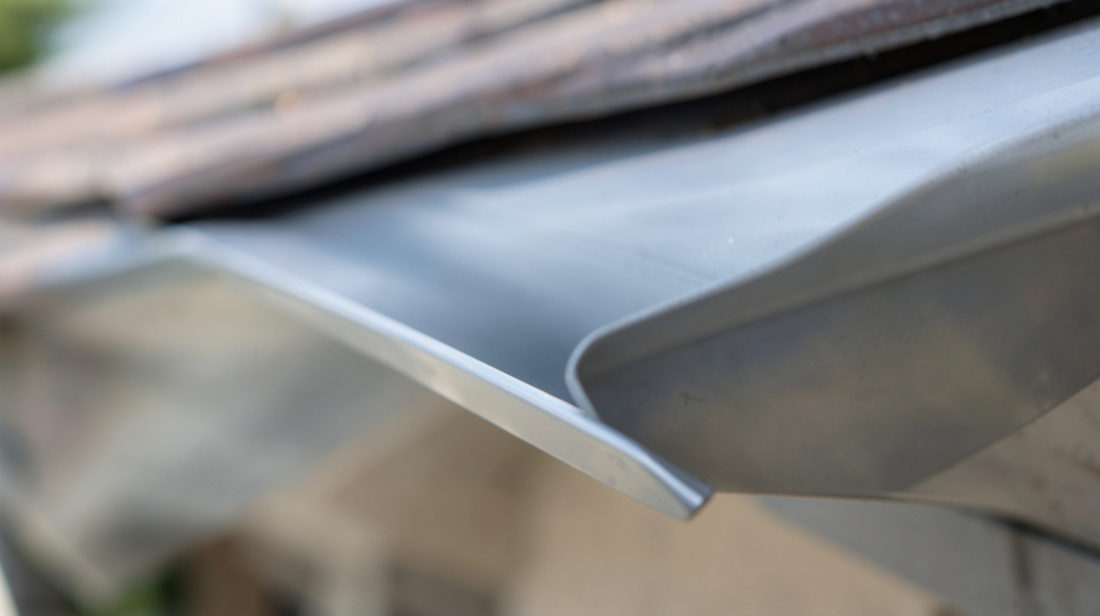 Gutter Cleaning in Tigard, OR in Tigard