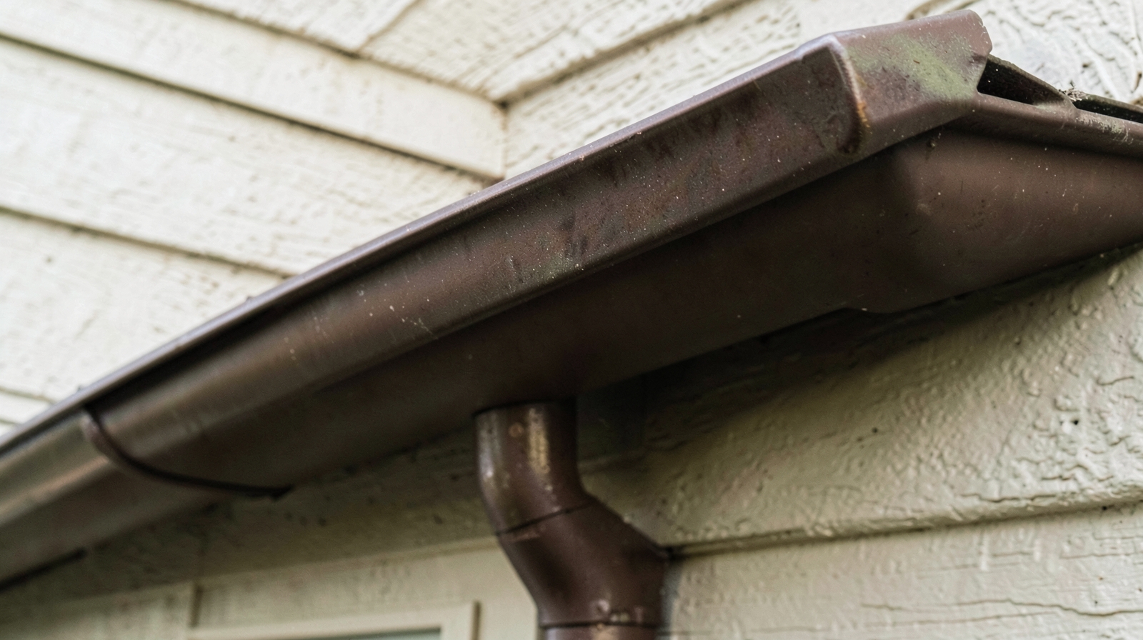 Gutter Cleaning in Magnolia, TX in Magnolia
